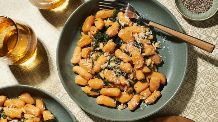 Dýňové noky s rukolovým pestem a kozím sýrem