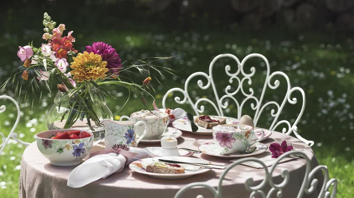 Jaro je tu! Užijte si květinové vzory a pestré barvy i ve vaší kuchyni.