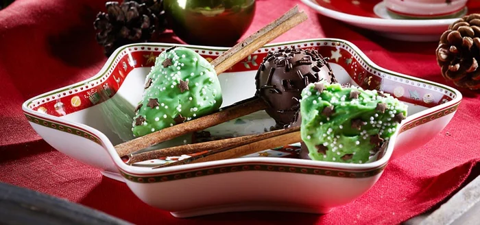 Recept na kořeněné sušenkové cake pops s mandlemi