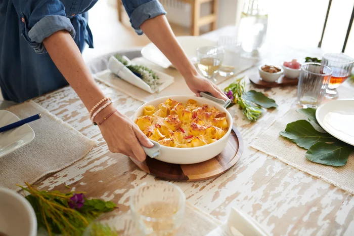 Zapečené těstoviny se sýrem pecorino